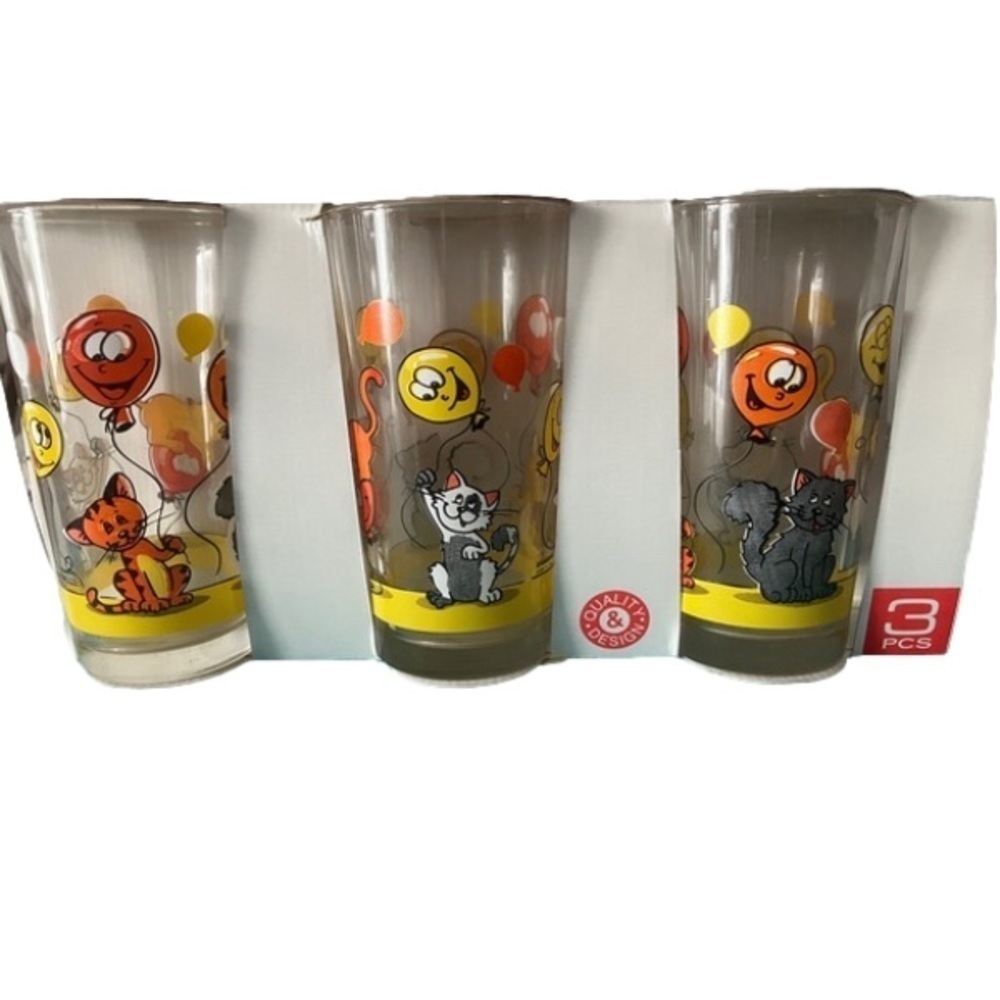 NIB 💖 “Cats with balloons” kids 3 Glass Tumbler Set- Italian Import